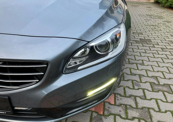 Volvo V60 cena 51900 przebieg: 250000, rok produkcji 2017 z Krapkowice małe 596